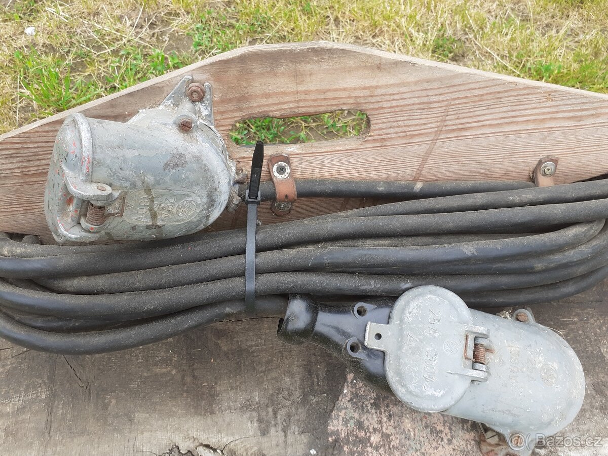 Motorový Kabel se zasuvkami