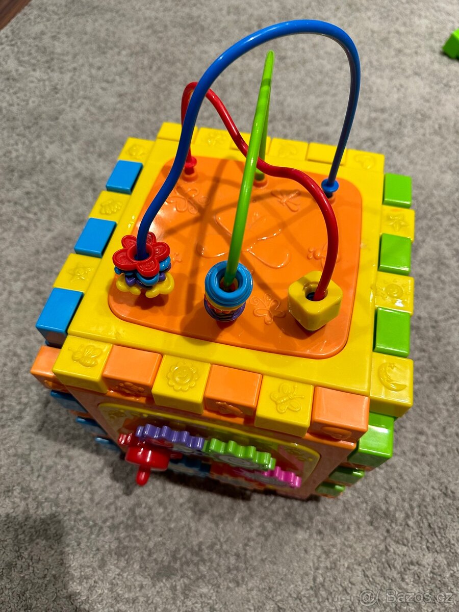 Interaktivní kostka Sparkys