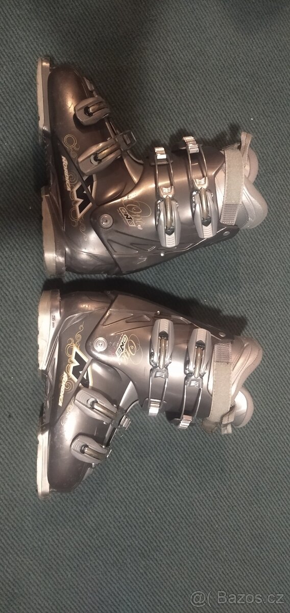 Přeskáče, lyžařské boty 100% stav