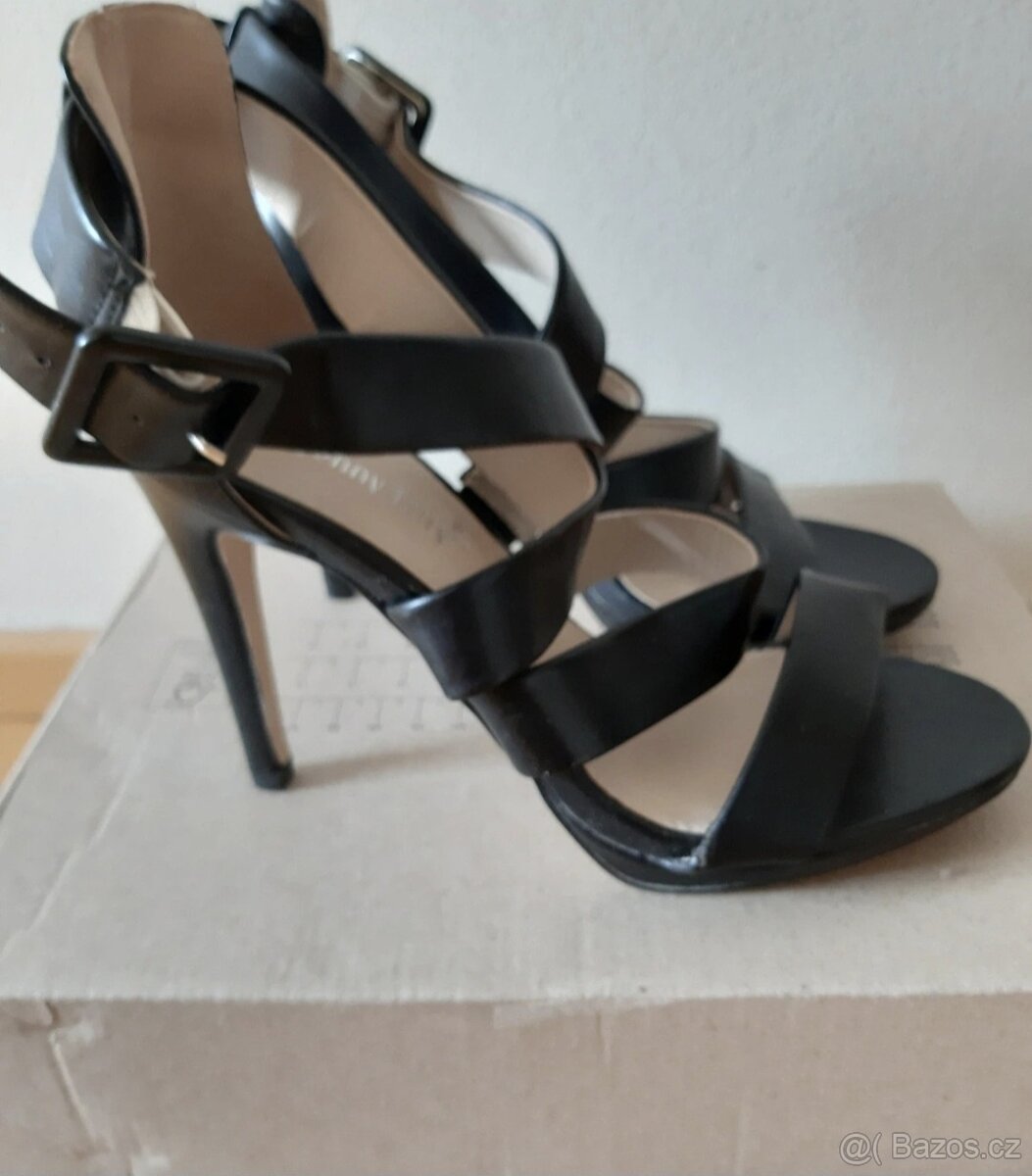 Nové sandály Jenny Fairy, vel. 38