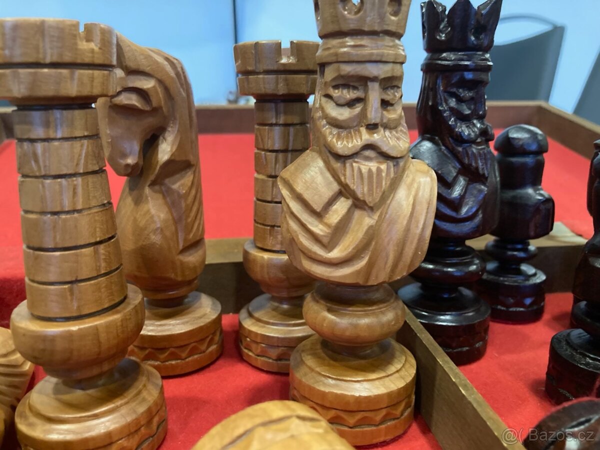 ŠACHY XL z 19stol.masiv ručně vyřezávané