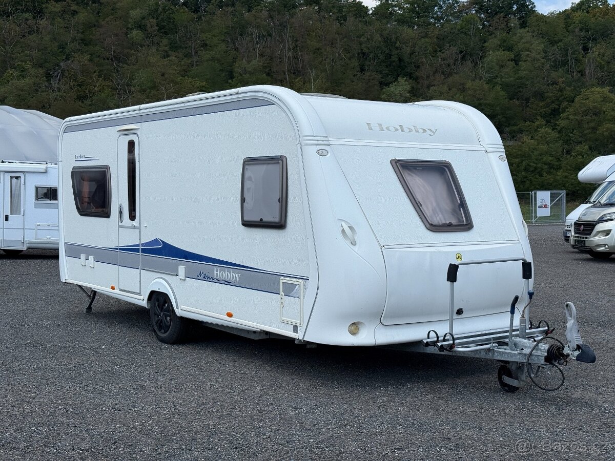 Hobby 560, předstan, solární panely, měnič