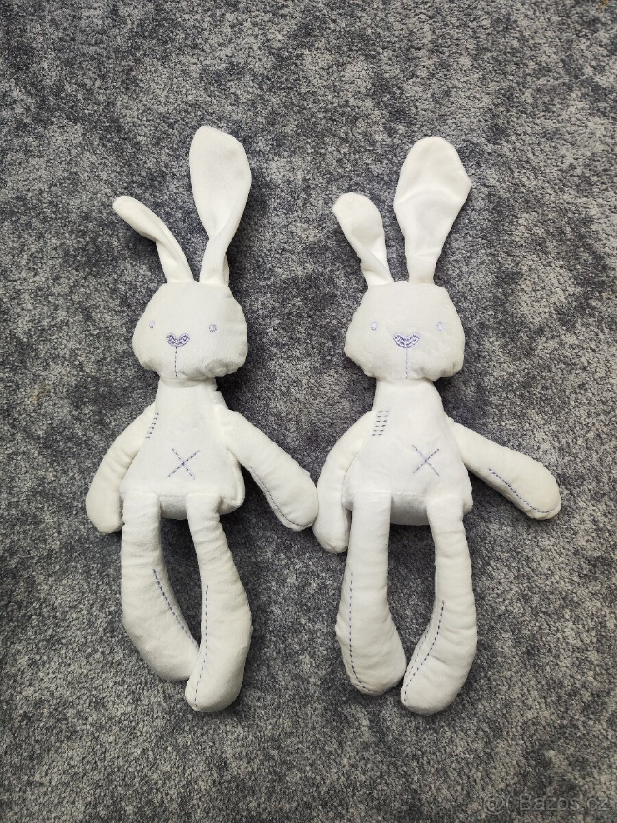 Plyšový králíček zajíček