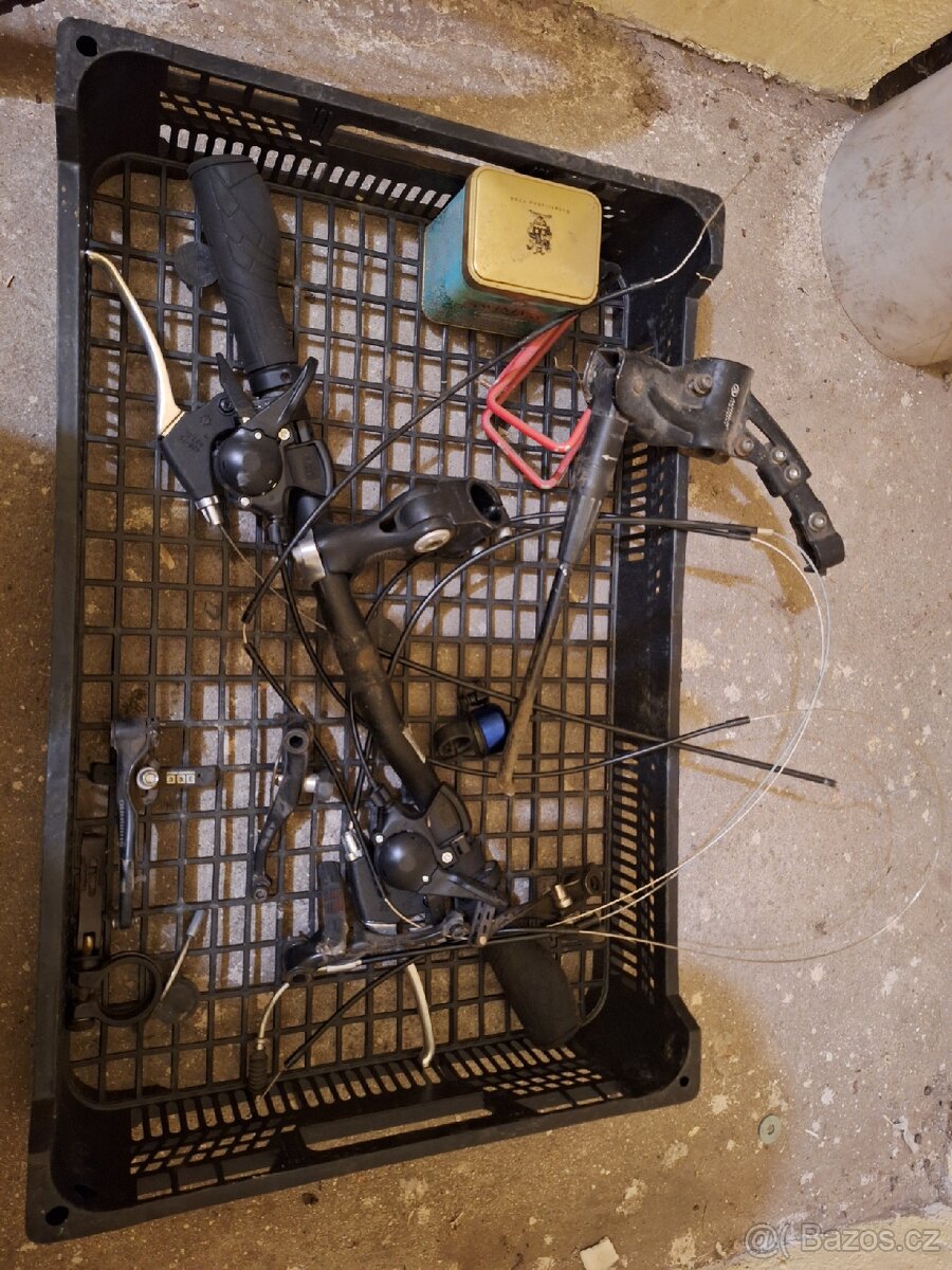 Prodám 2x ráfek a nahradni díly