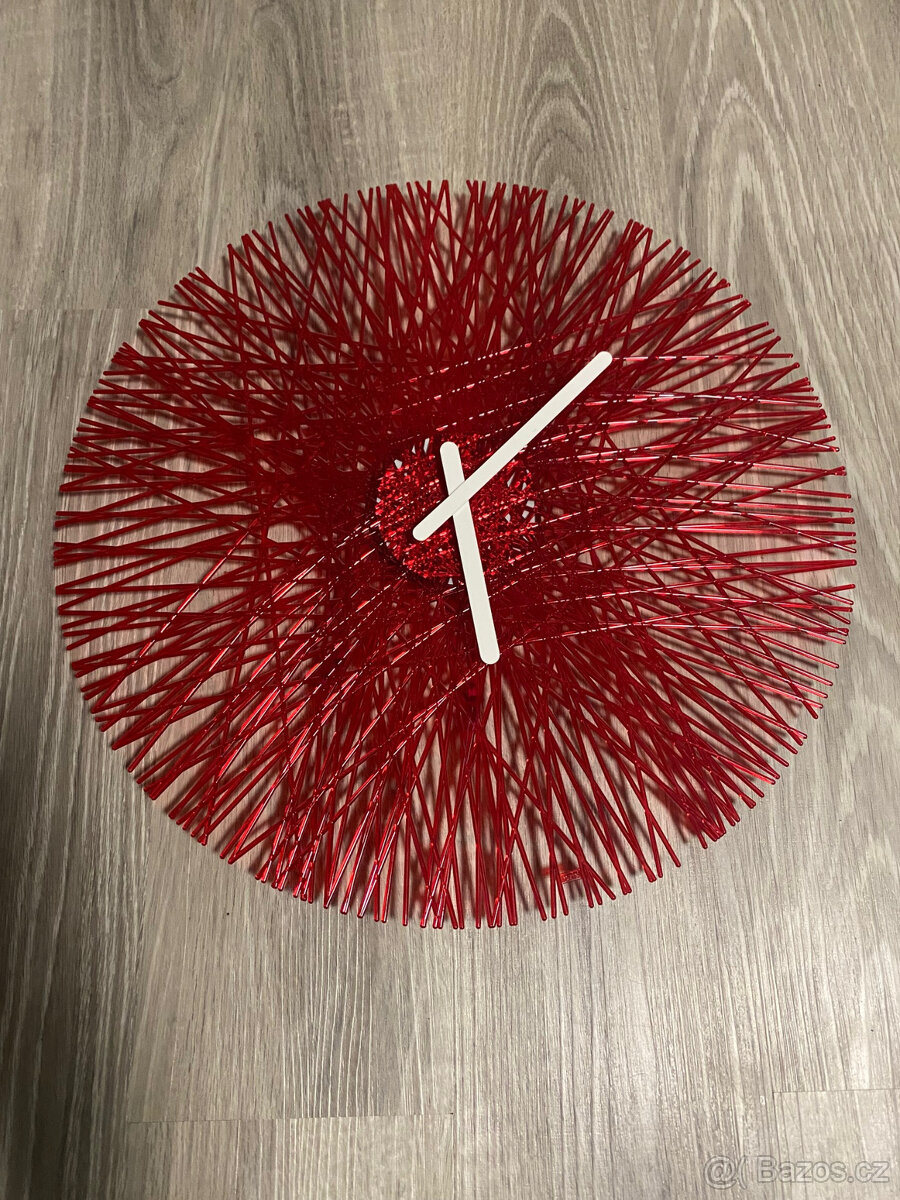 Designové nástěnné hodiny