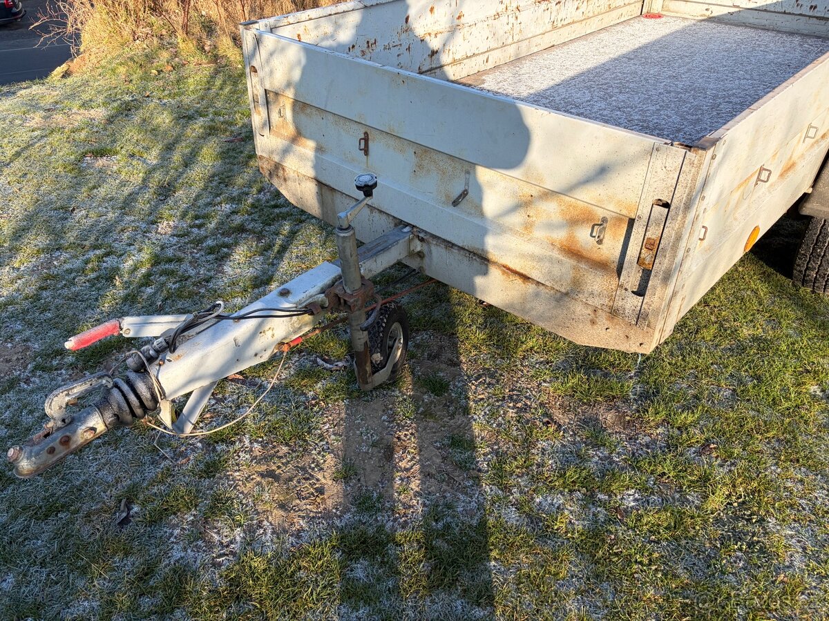 Vlek za auto 302x152