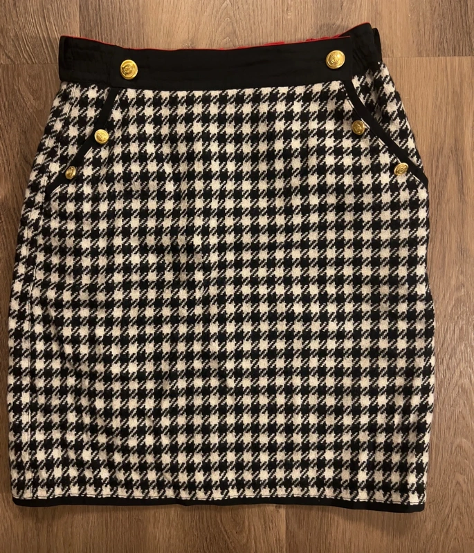 Krásná vlněná vintažní ně sukně