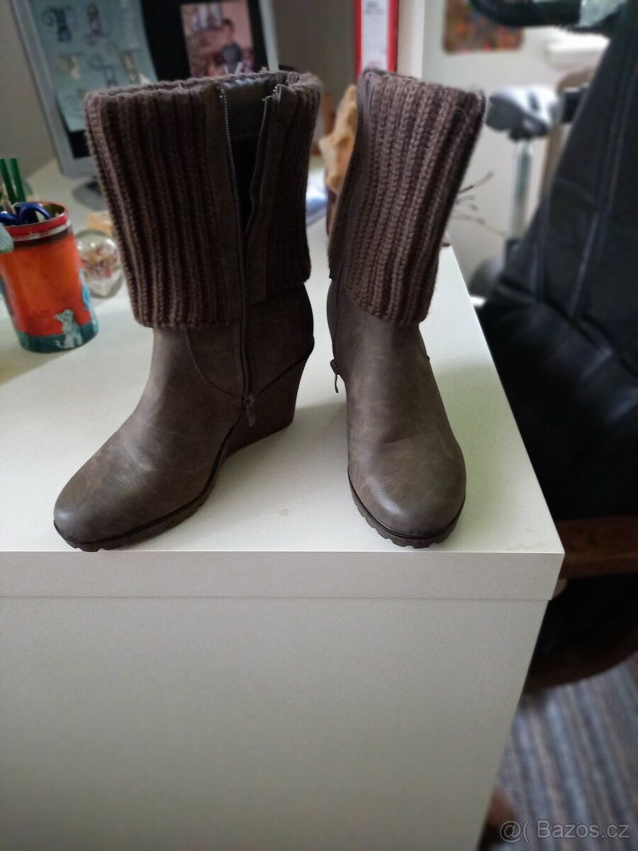 prodám nové kozačky vel.39 zn.Spicy