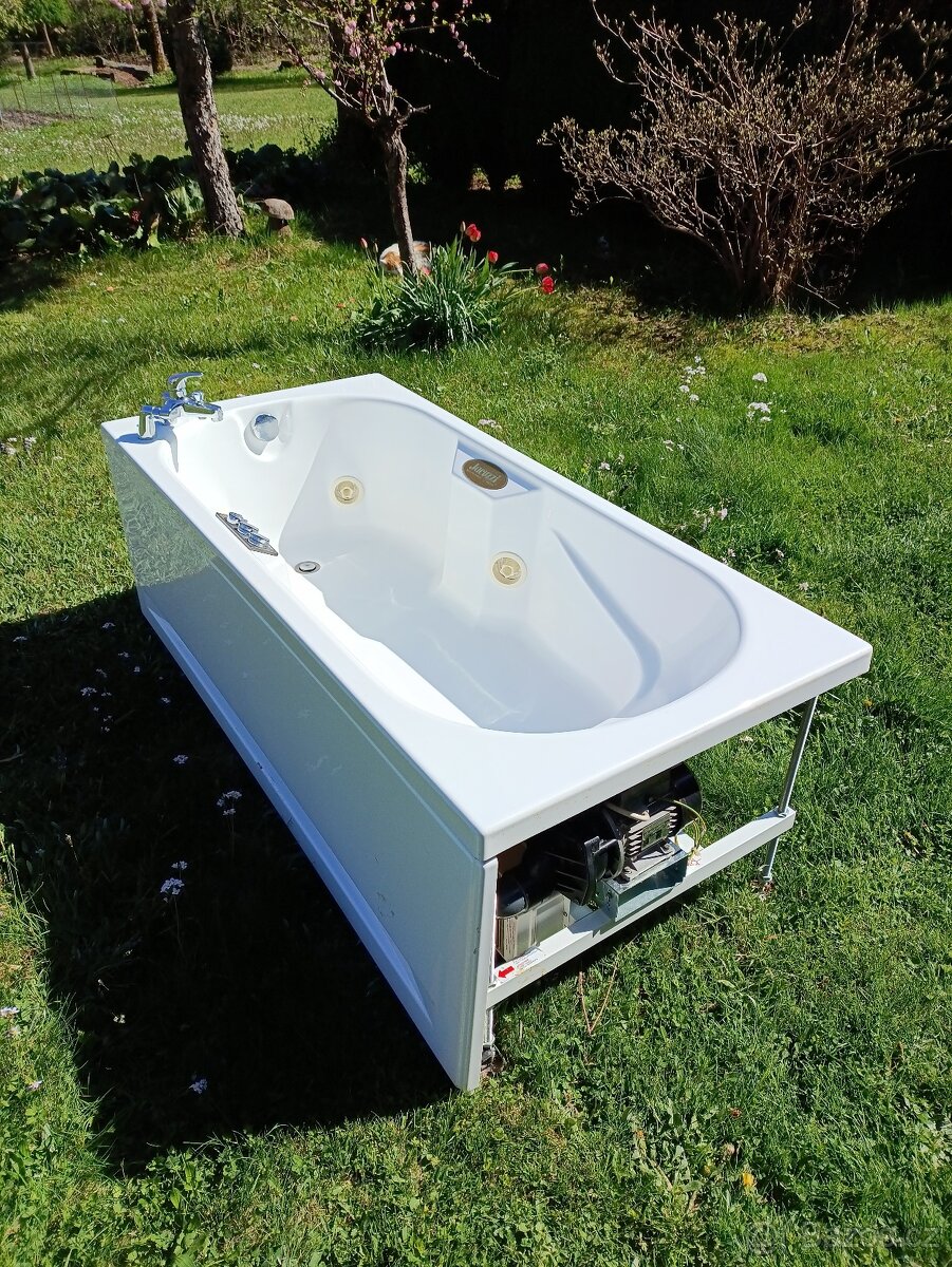 MASÁŽNÍ VANA org.JACUZZI