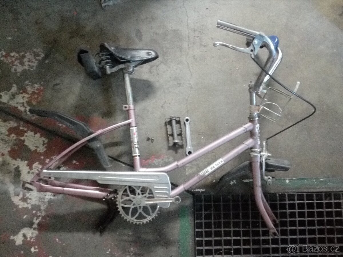 Favorit, Velamos, Liberta, Eska, jízdní kolo super de luxe.