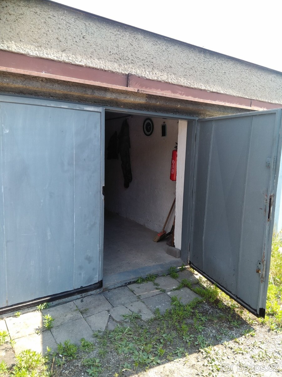 Prodám garáž