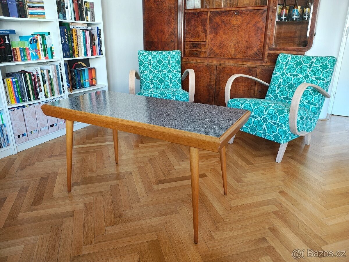 Konferenční stolek Jiroutek