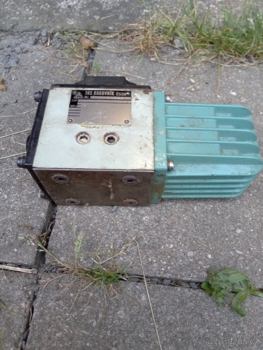 hydraulicky prvek ZAMLUVENO