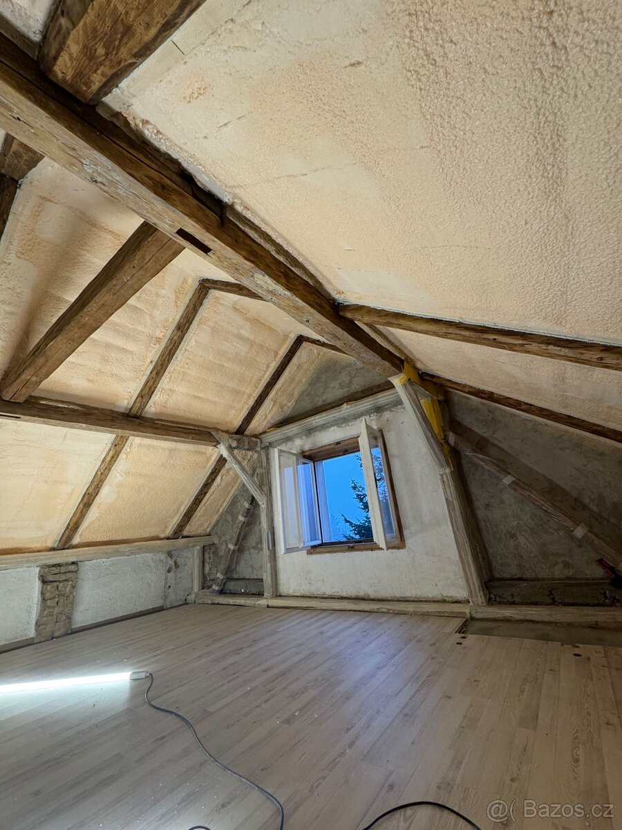 Izolace, zateplení kvalitní českou PUR pěnou od HONTERu