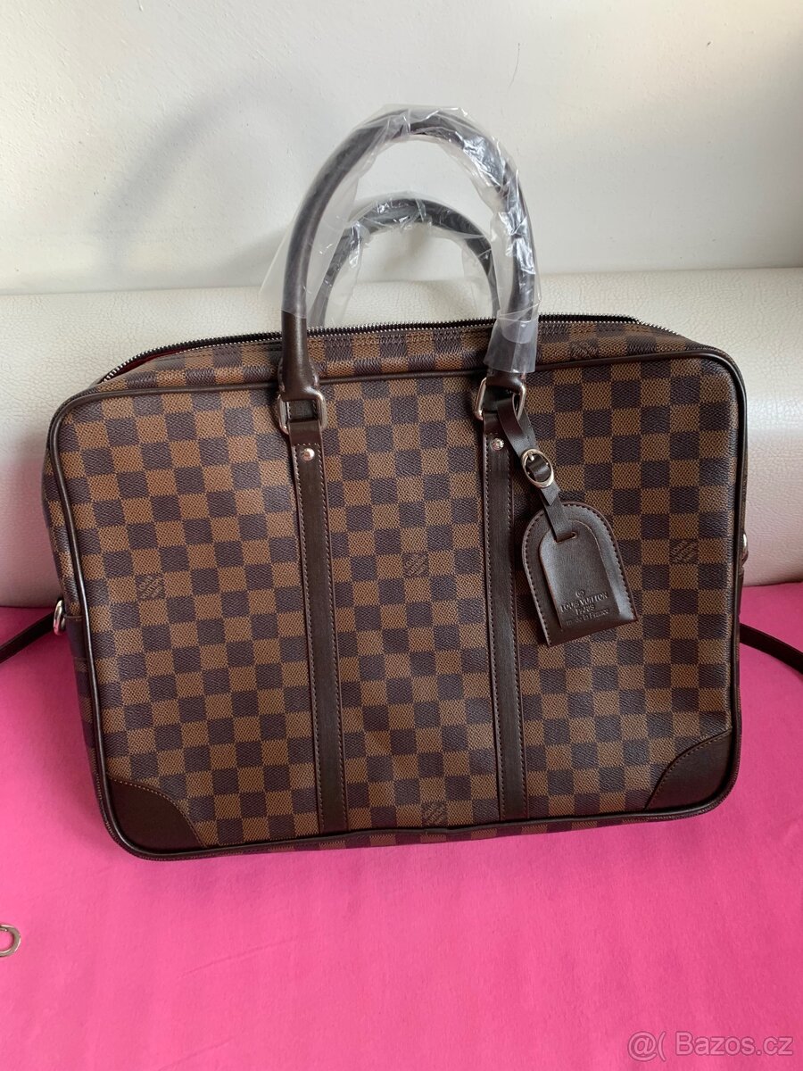 Krasna aktovka Louis Vuitton LV Nova