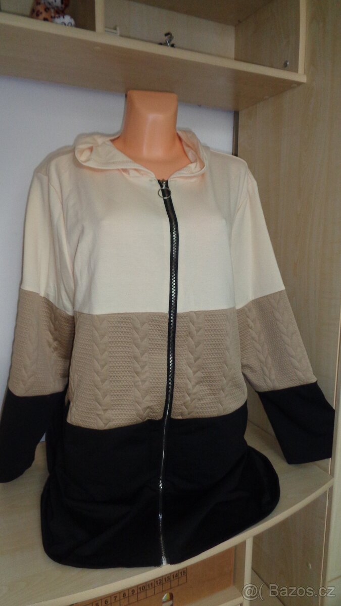 Mikina vel.přibl.50 NOVÁ