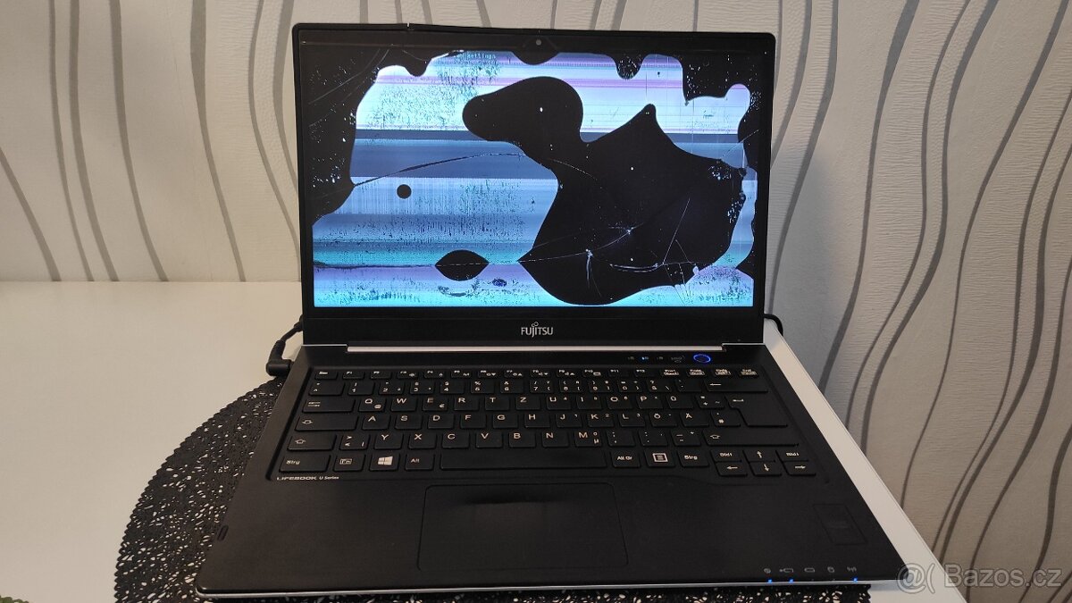 FUJITSU Lifebook U722