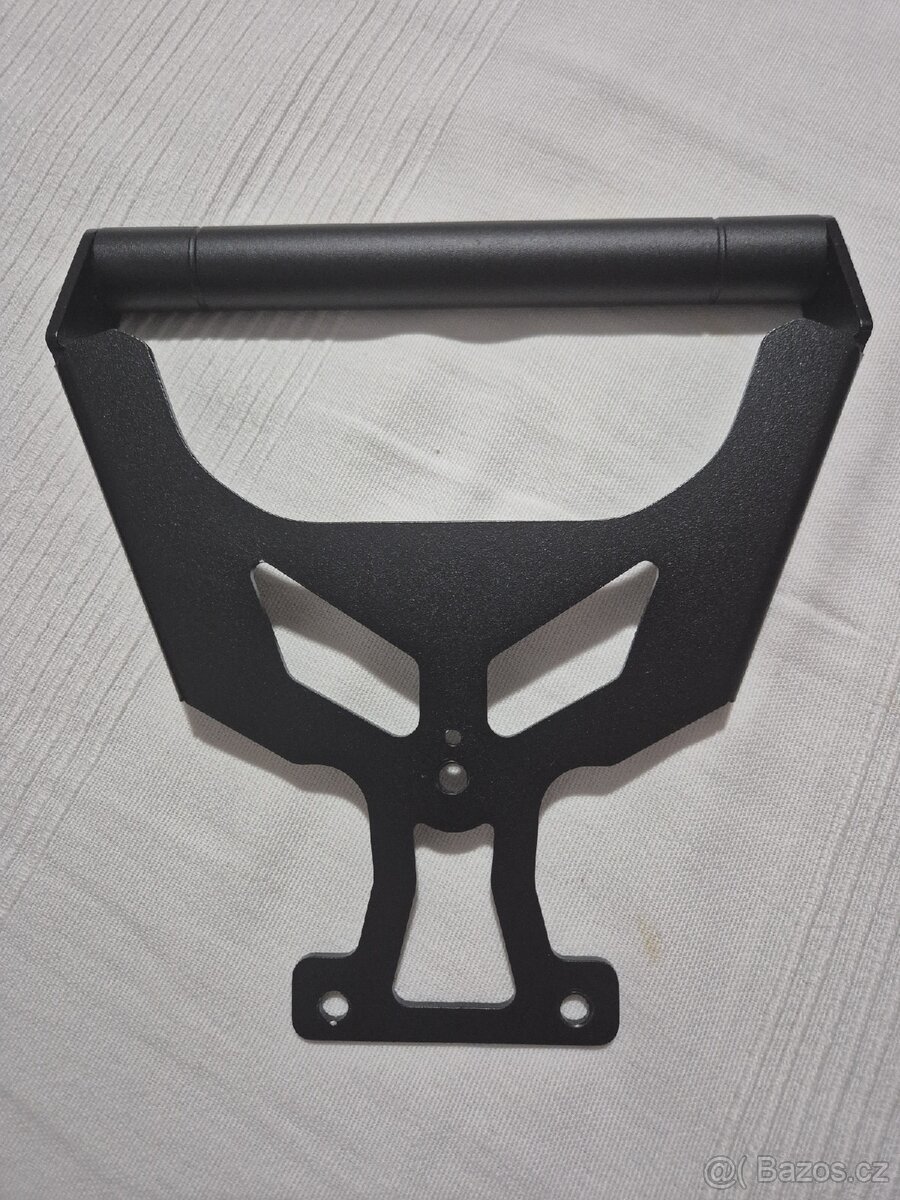 Yamaha Tracer 9,9 GT. Hrazda pro uchycení držáku mobilu.