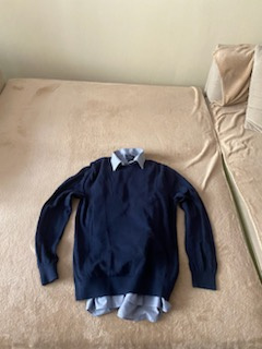 Sada: košile (vel. L) + svetr (vel. L) + kalhoty (vel. 32)