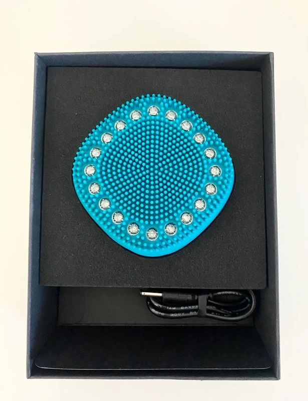 Masážní přístroj pro růst vlasů