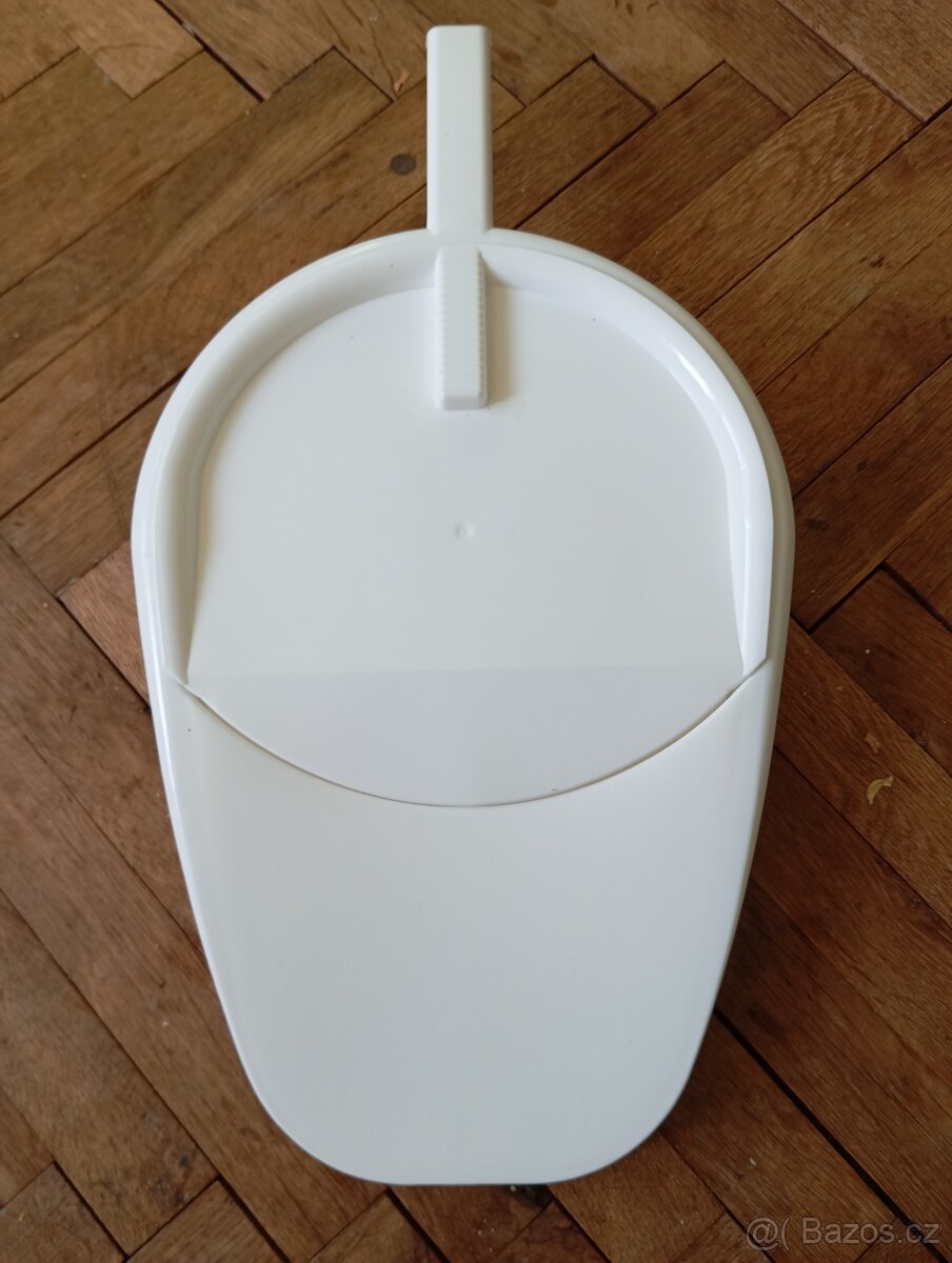 Podložní mísa s víkem