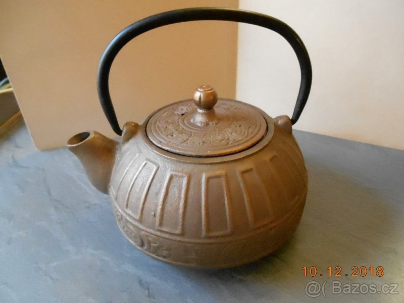 Konvice - 1648 gramů - 0,6 litru - kov