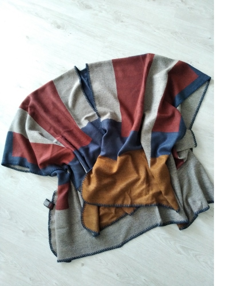 Nový oboustranný pléd akryl s výstřihem 165x130 cm