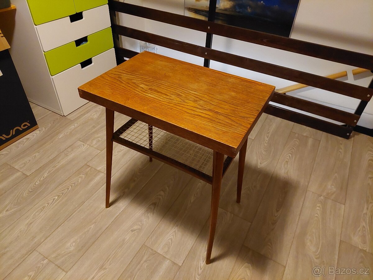Retro konferenční stolek