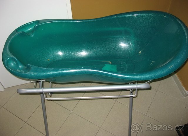 Zelená vanička - cca 1 metr + stojan s mřížkou