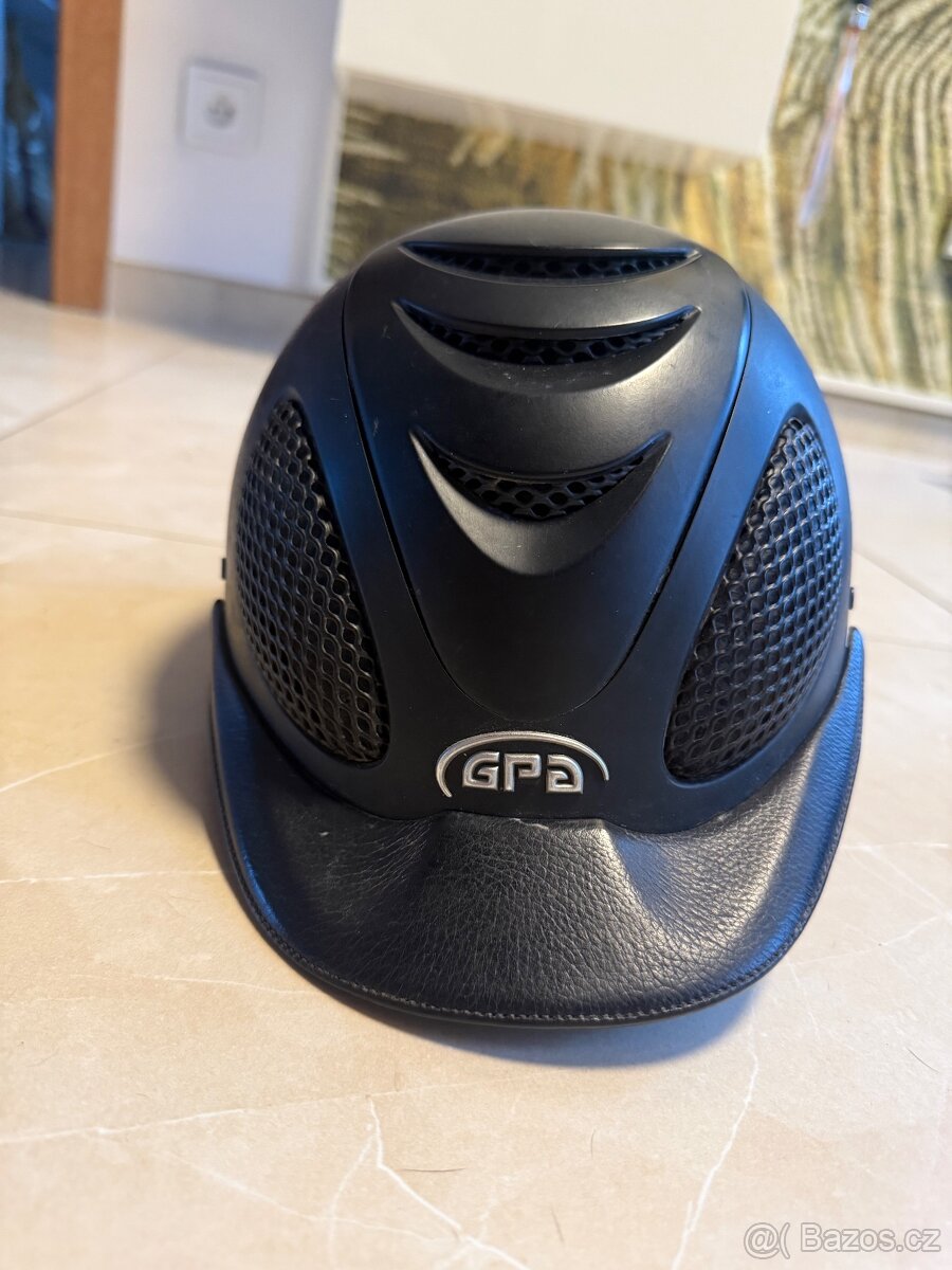 Jezdecká přilba GPA Speed Air - vel. 57