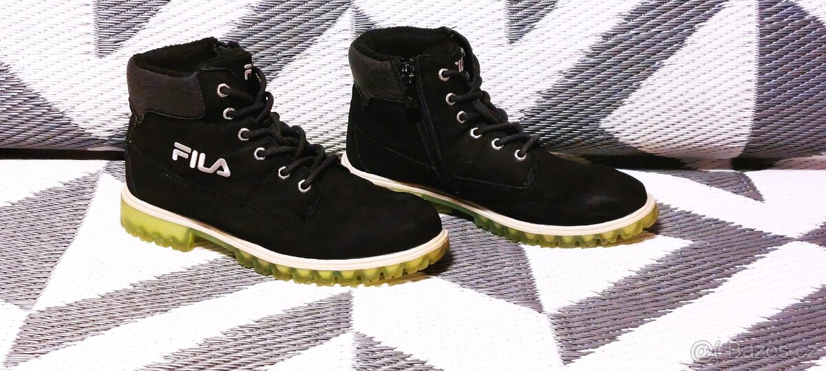 VYTEPLENÉ KOTNÍKOVÉ BOTY-FILA - vel.