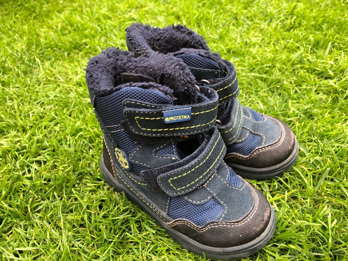 Chlapecke zimni boty 23