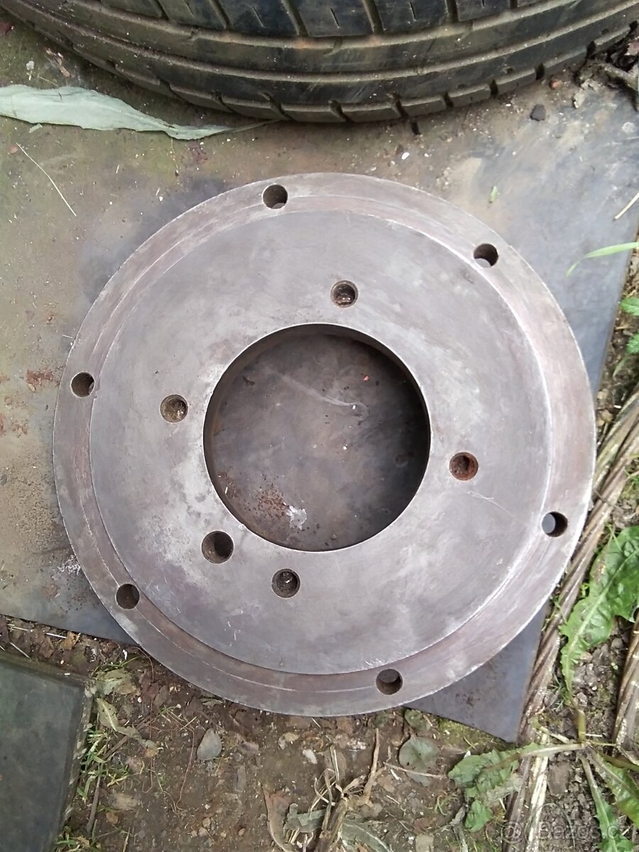 Prodej Prirubu 250mmna soustruh