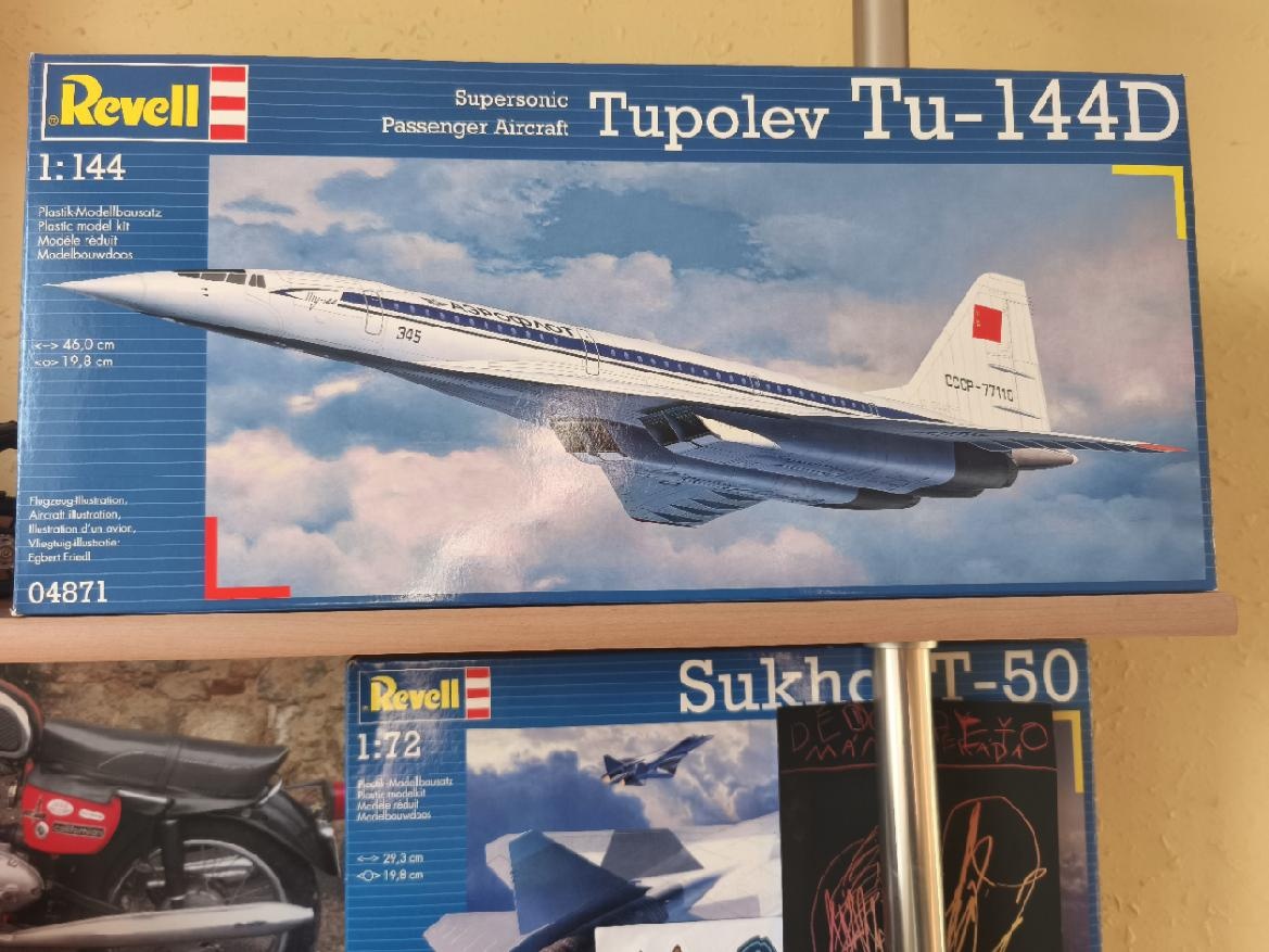 Model letadla TU - 144 D Revell