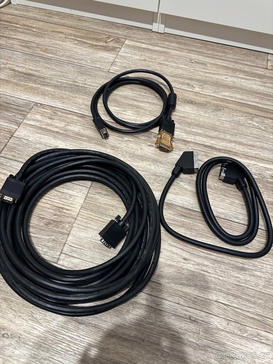 Kabely k PC