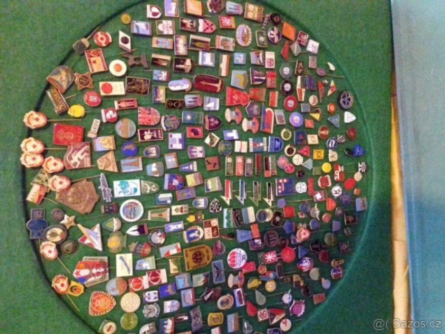 Odznacky v albu