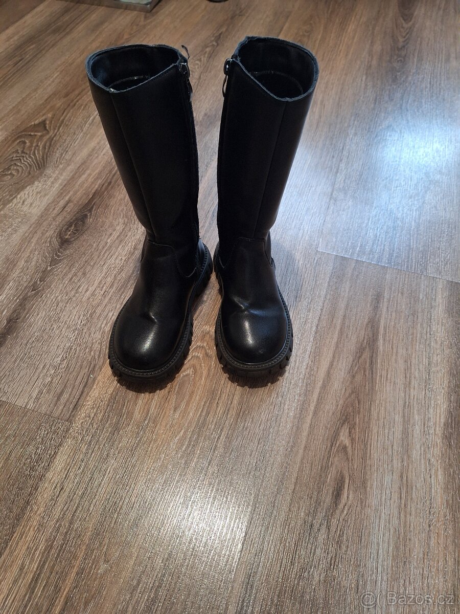 Černé dívčí kozačky