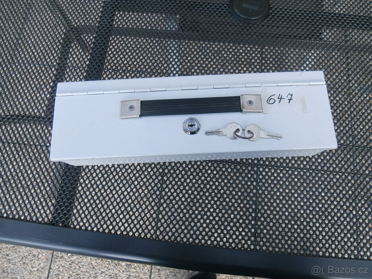 Pokladnička moderní, střádanka, kasička, trezor za 500 kč