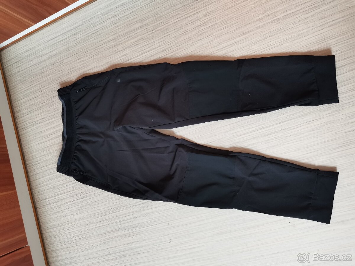 Lehké kalhoty na sport, vel. 134