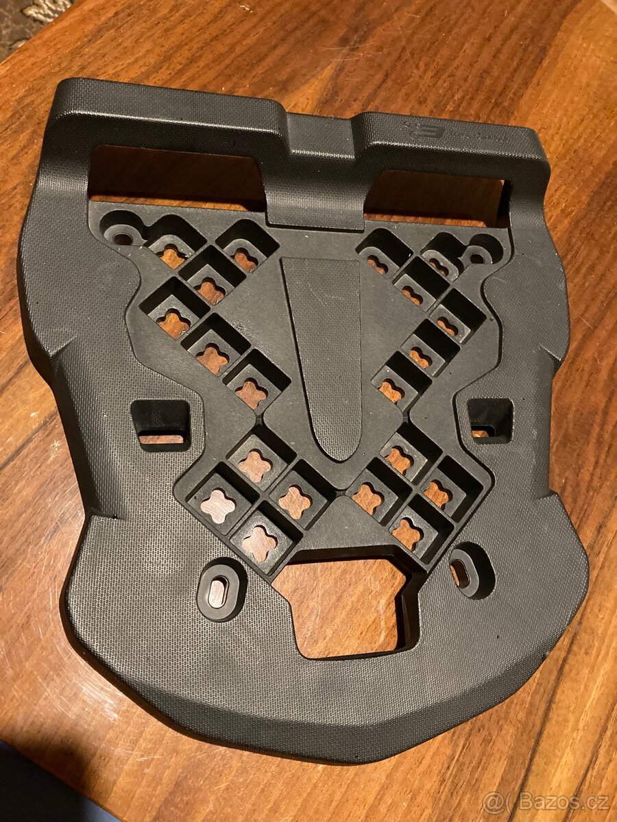 Upevňovací deska / plotna pro kufry Yamaha