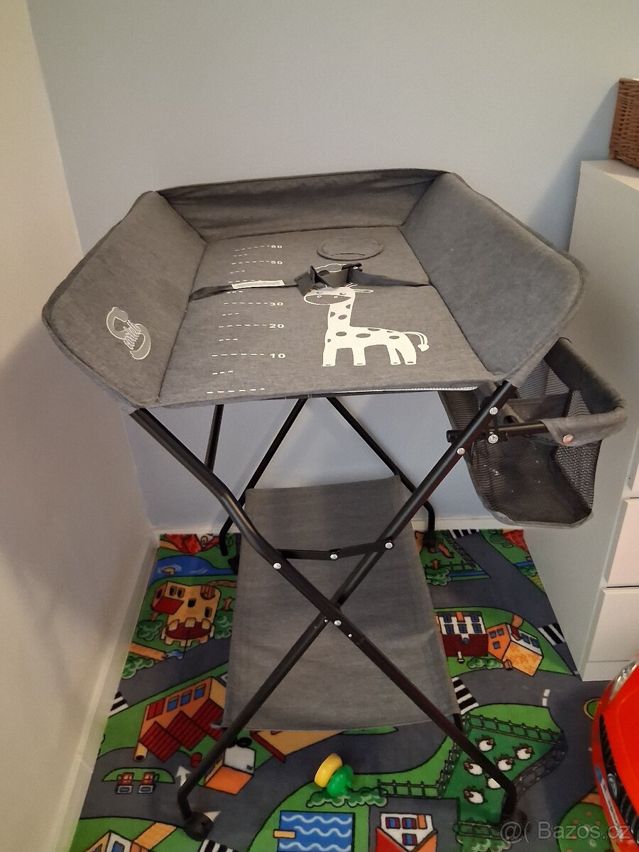 Multifunkční přebalovací stůl