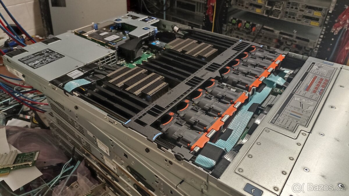 Dell R640 1U 2SFF+8NVME, 2x Xeon Silver 4114, 16GB RAM