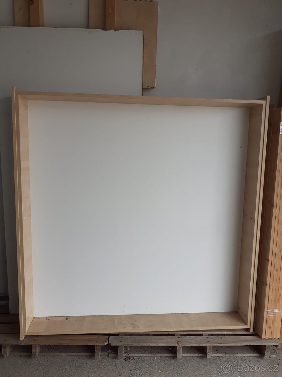 Úložný šuplík pod postel na kolečkách