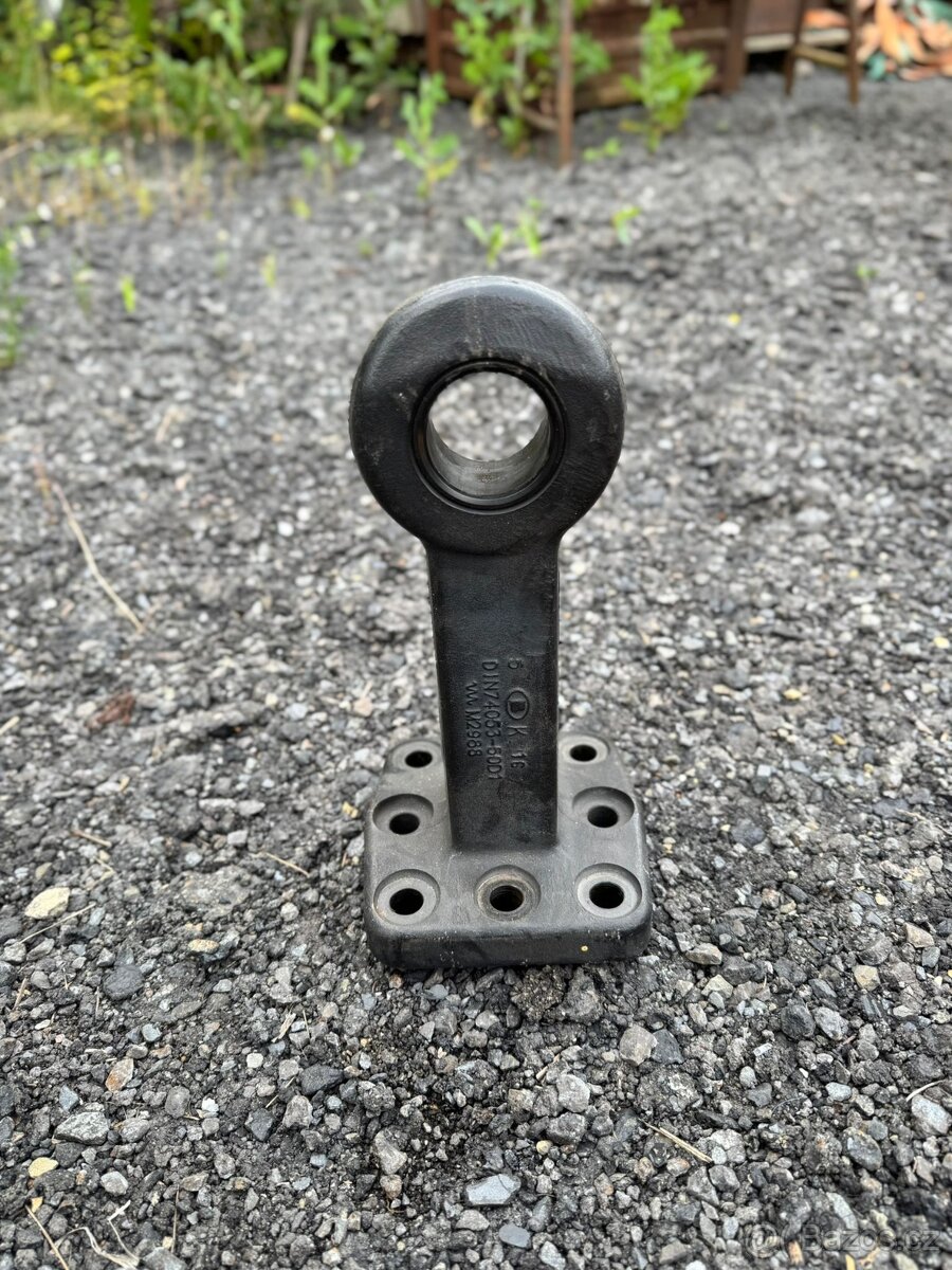 Tažné oko - pevné