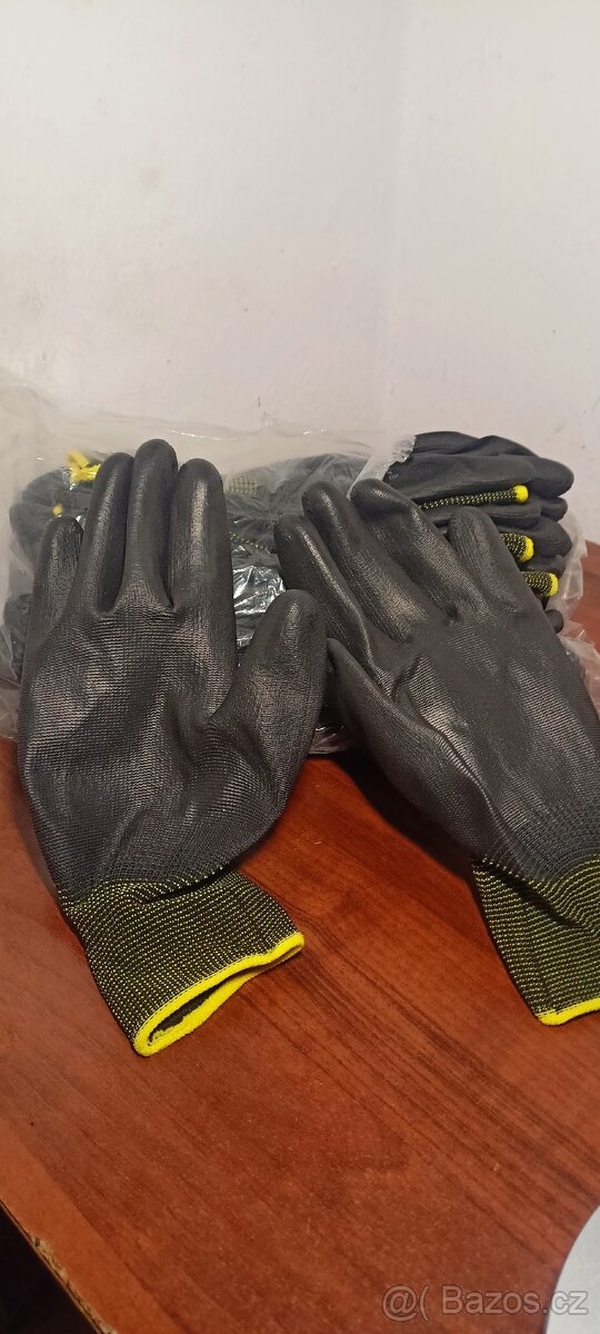 OCHRANNÉ RUKAVICE