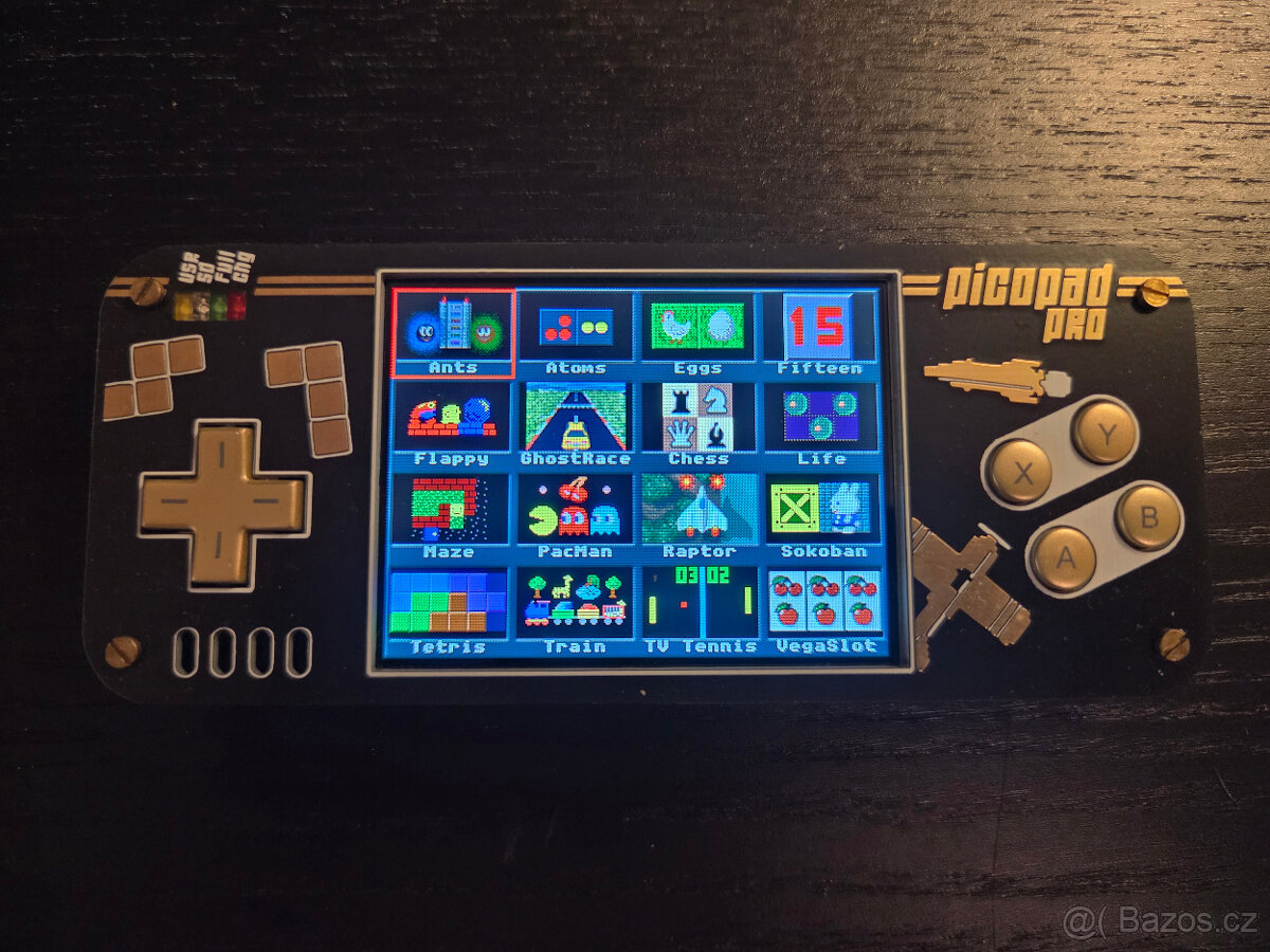 Picopad Pro - open source herní konzole (osazený)