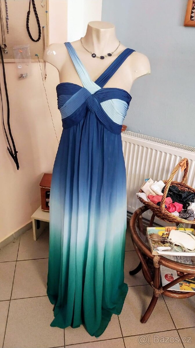 Překrásné nové, společenské šaty zn. Laura Scott v. 42