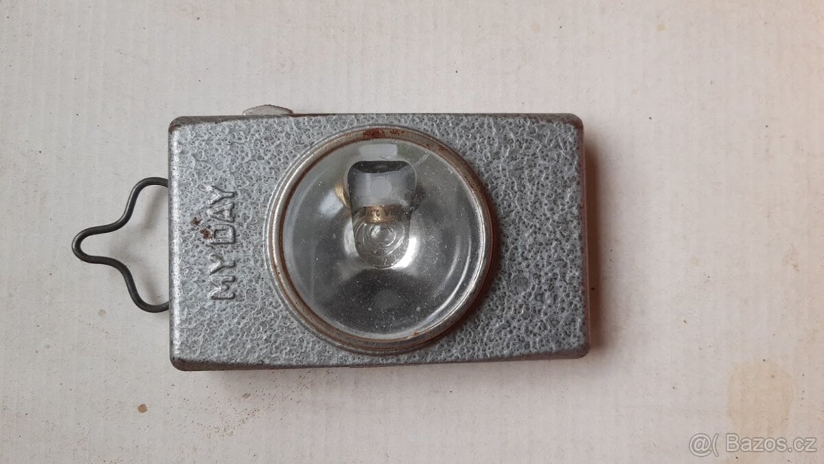 retro stare baterky svitilny