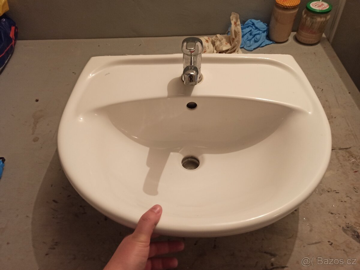 Prodám použité umyvadlo - pěkný stav