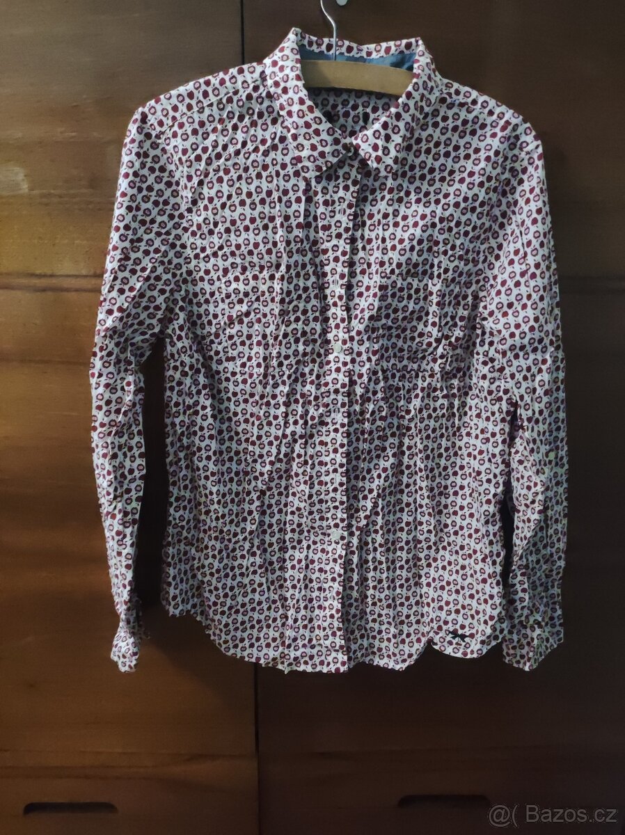 Košile se vzorem jablíček